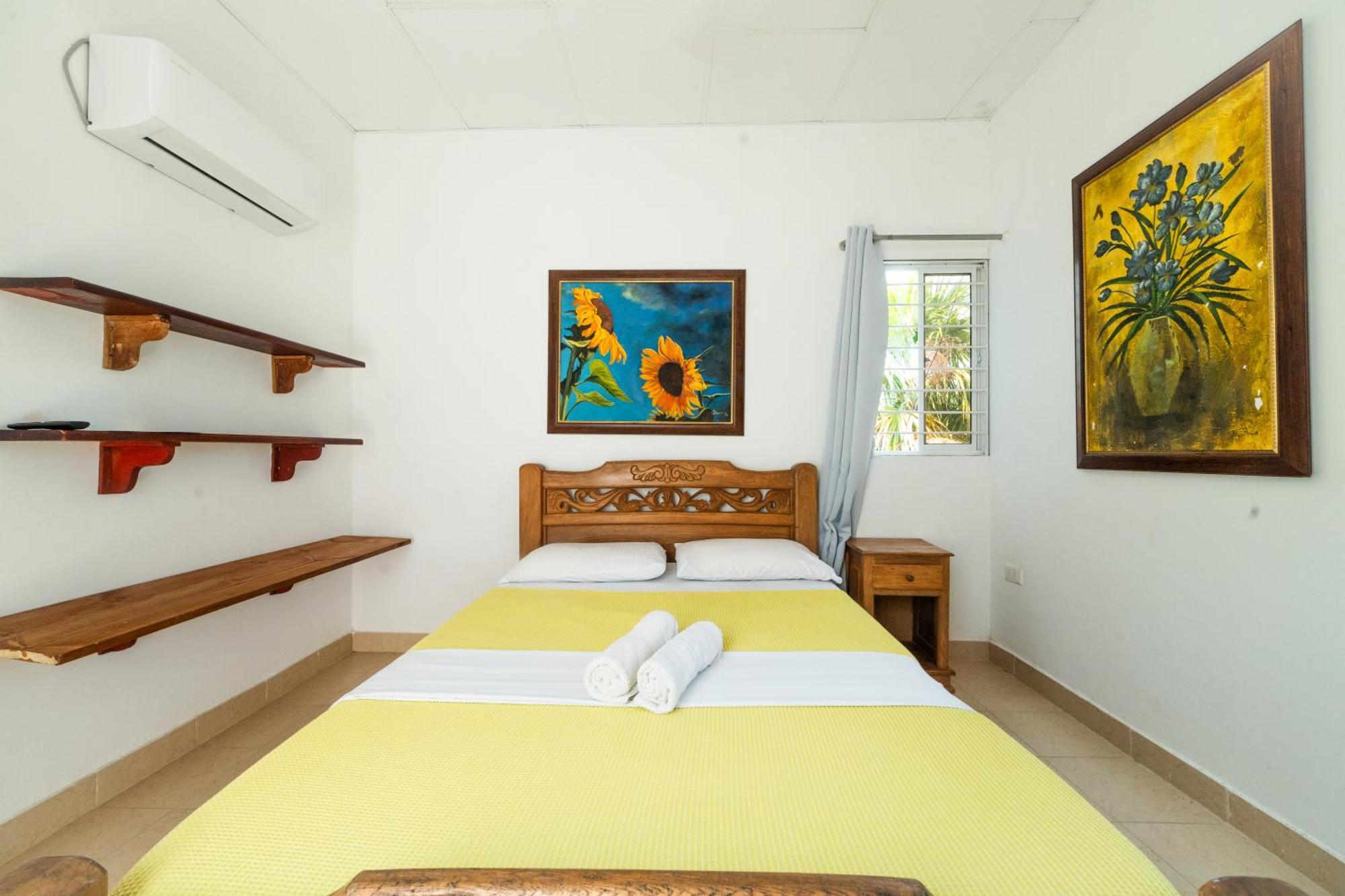 Hostal Del Mar - โตลู ภายนอก รูปภาพ