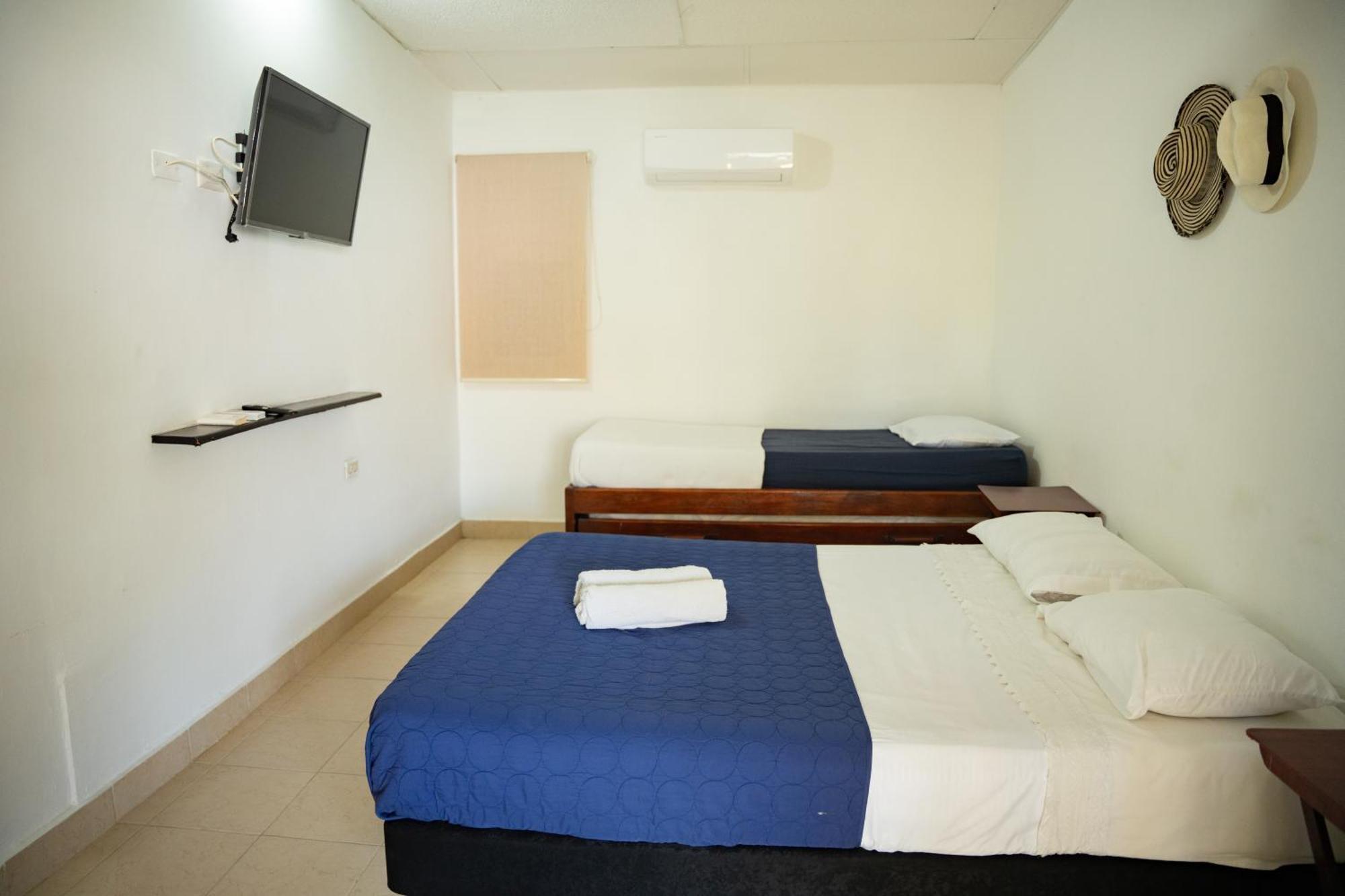 Hostal Del Mar - โตลู ภายนอก รูปภาพ