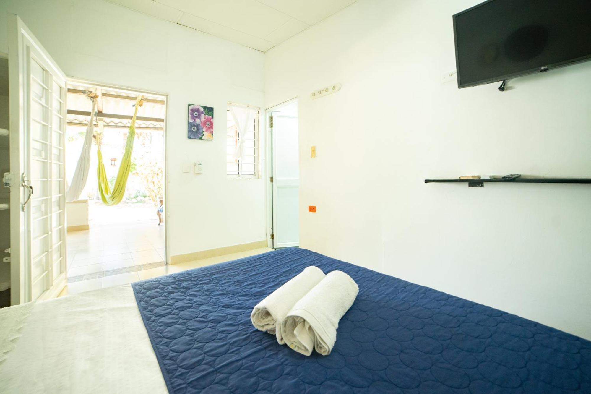 Hostal Del Mar - โตลู ภายนอก รูปภาพ