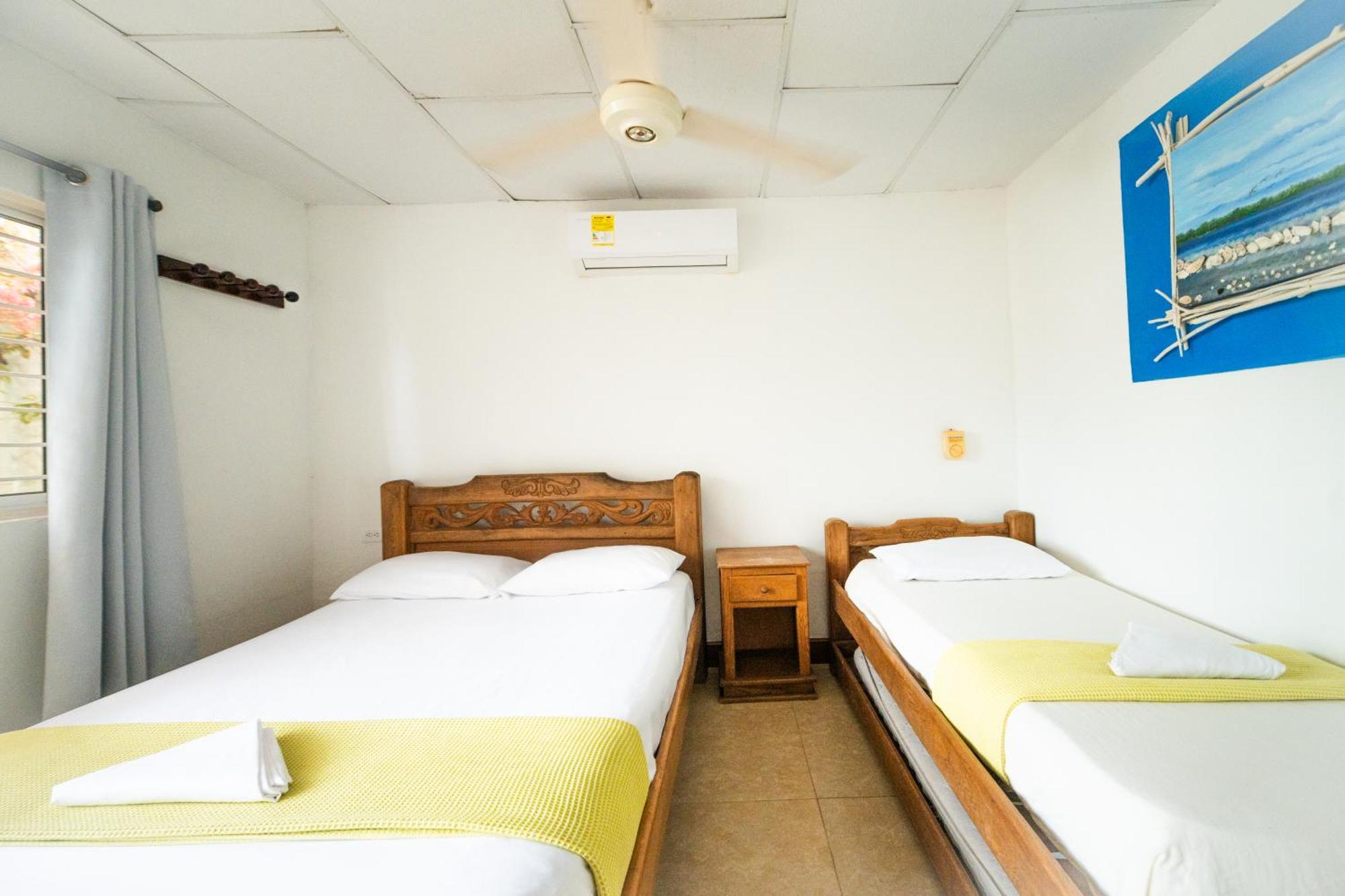 Hostal Del Mar - โตลู ภายนอก รูปภาพ