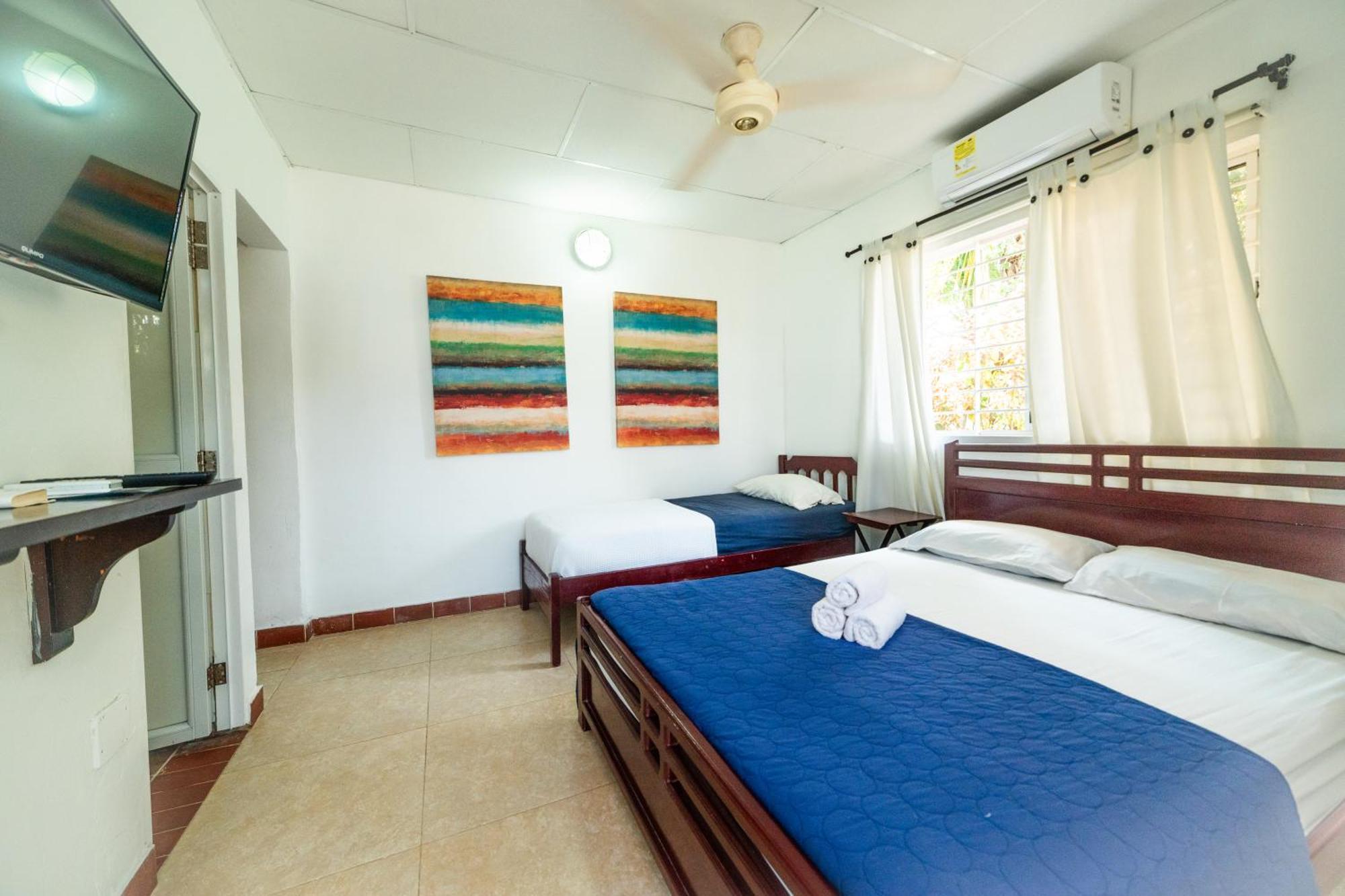 Hostal Del Mar - โตลู ภายนอก รูปภาพ