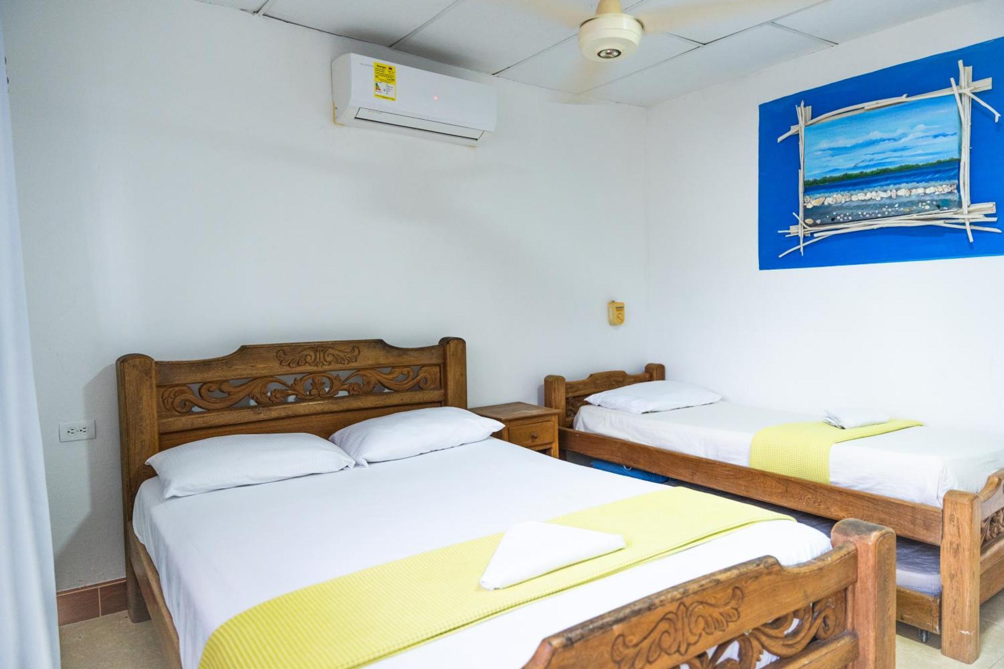 Hostal Del Mar - โตลู ภายนอก รูปภาพ
