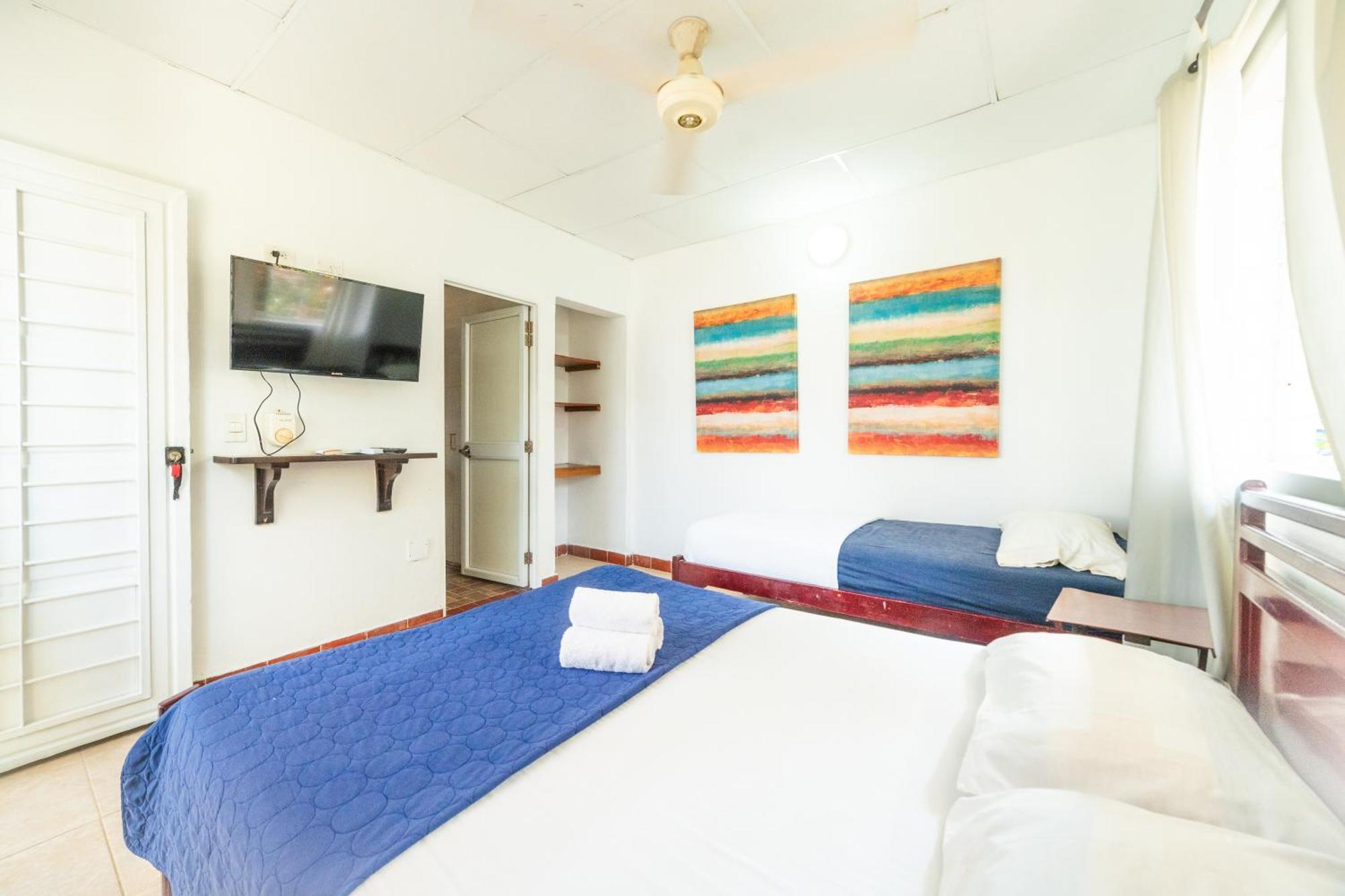Hostal Del Mar - โตลู ภายนอก รูปภาพ