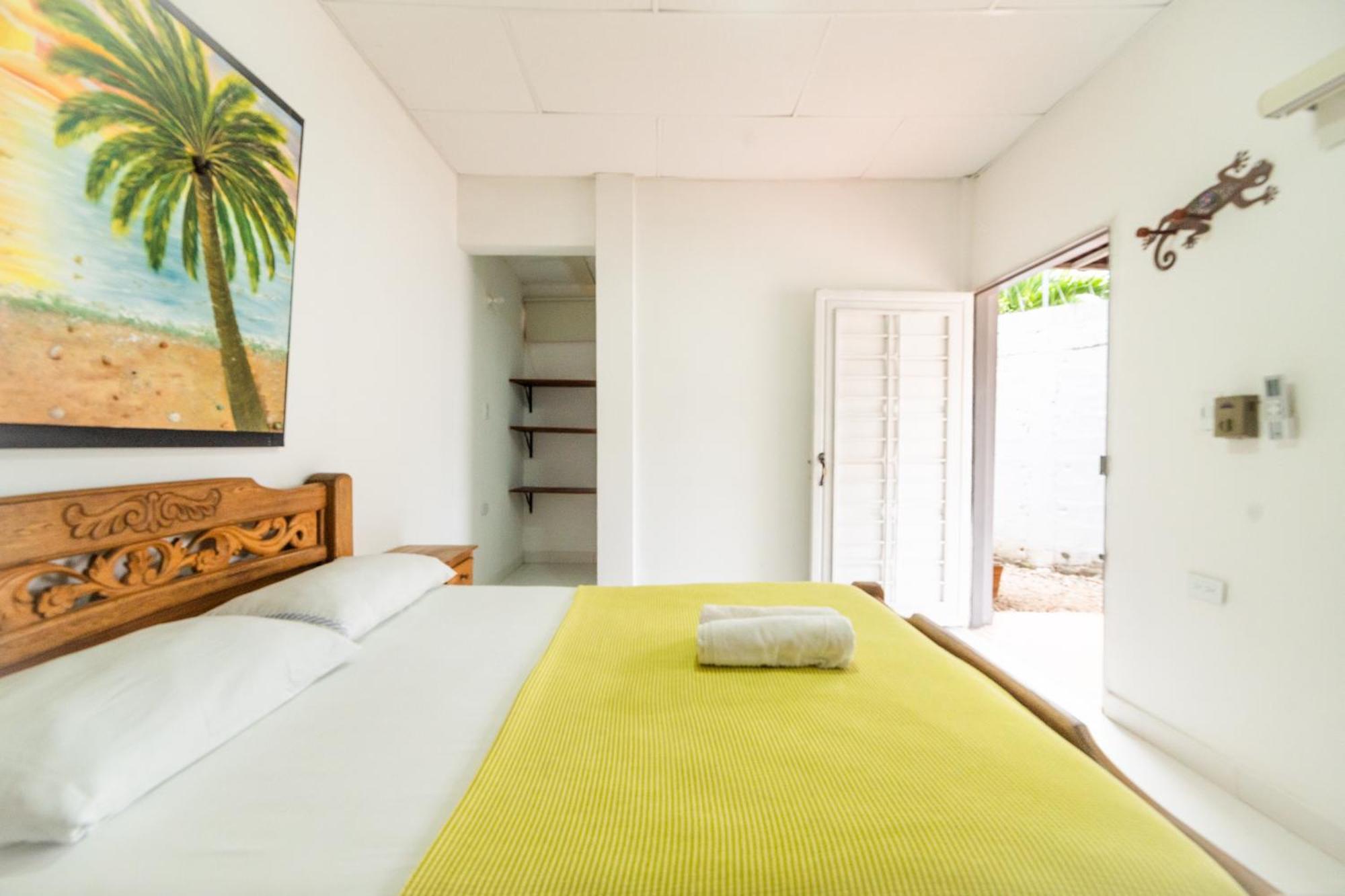 Hostal Del Mar - โตลู ภายนอก รูปภาพ